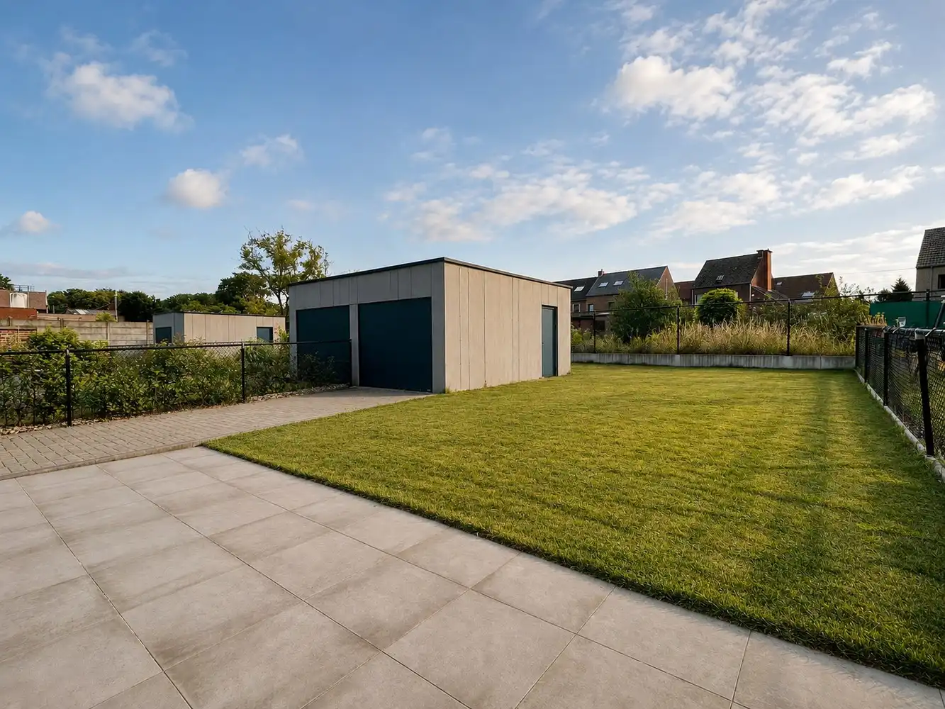 Recente, energiezuinige woning met tuin en garage op een gunstige ligging foto 9