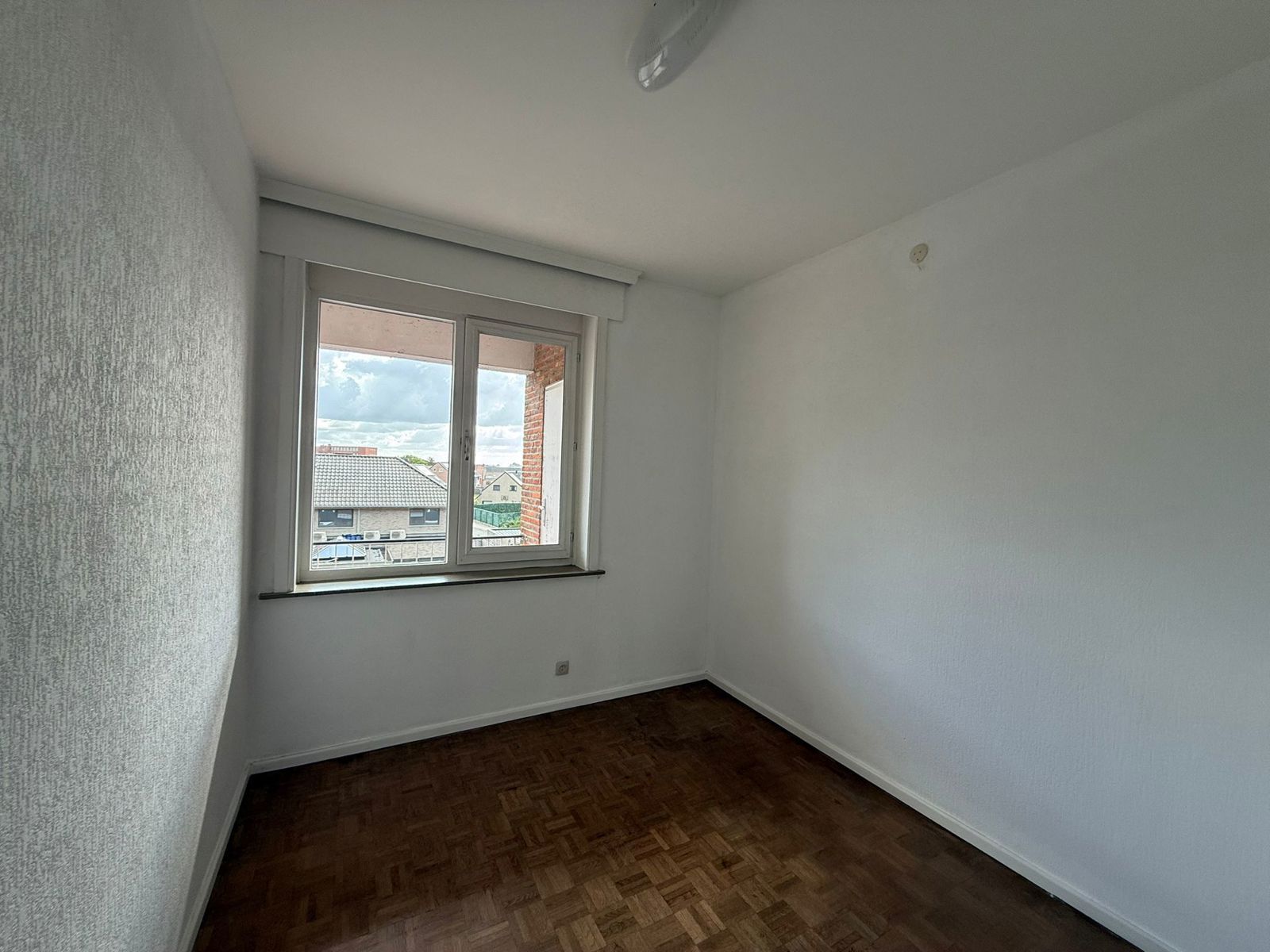 Appartement met 3 slaapkamers, balkon en garage nabij het centrum foto 12