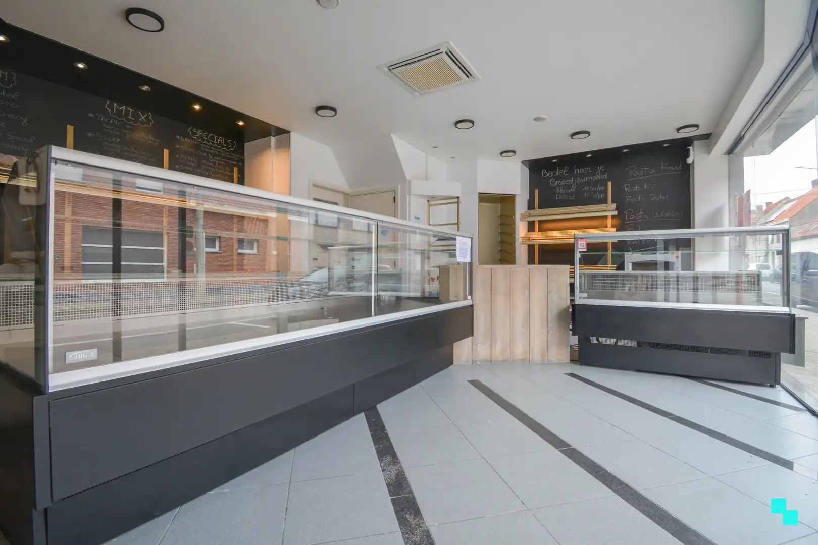 Handelspand met woonst, winkel en atelier te Moorslede foto 2