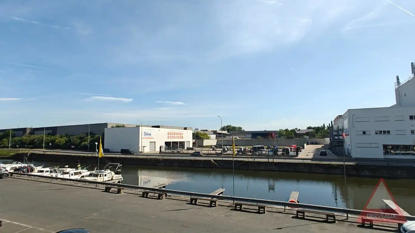 Ieper - Ruim en lichtrijk appartement met zonnig terras rondom foto 11