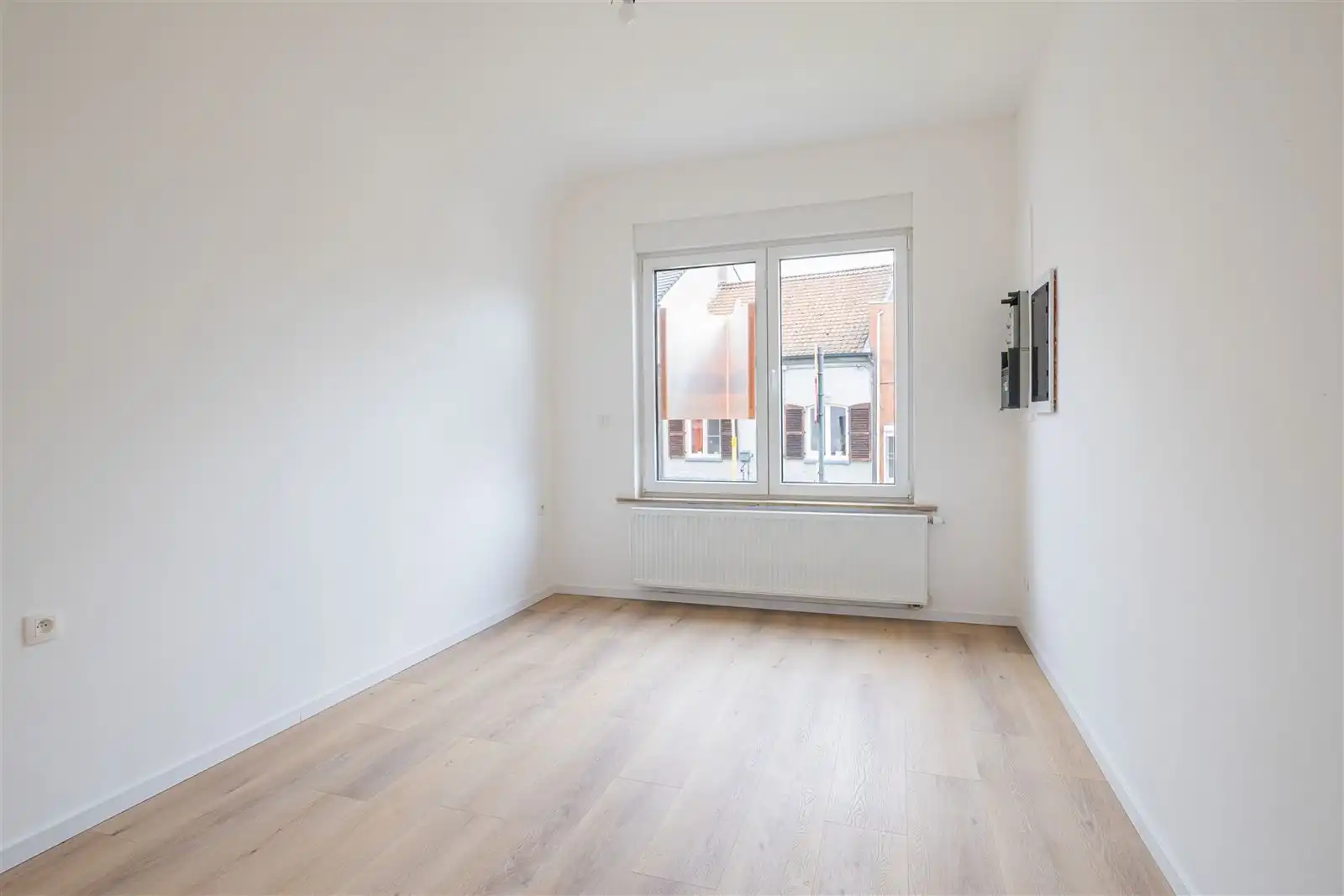 Volledig vernieuwde villa met 3 slaapkamers, tuin en garage! foto 14