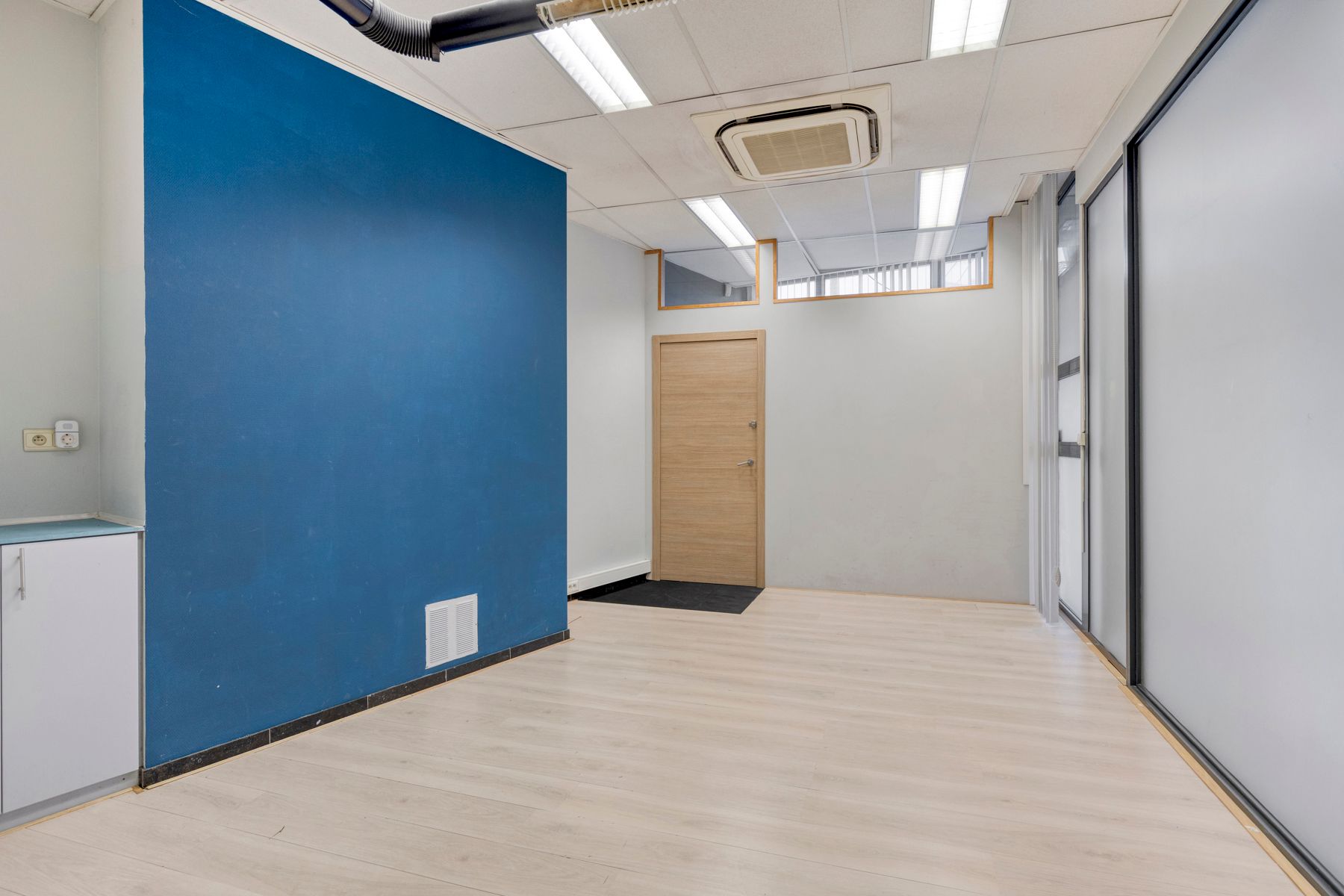 Topgelegen kantoorruimte voor medische praktijk foto 19