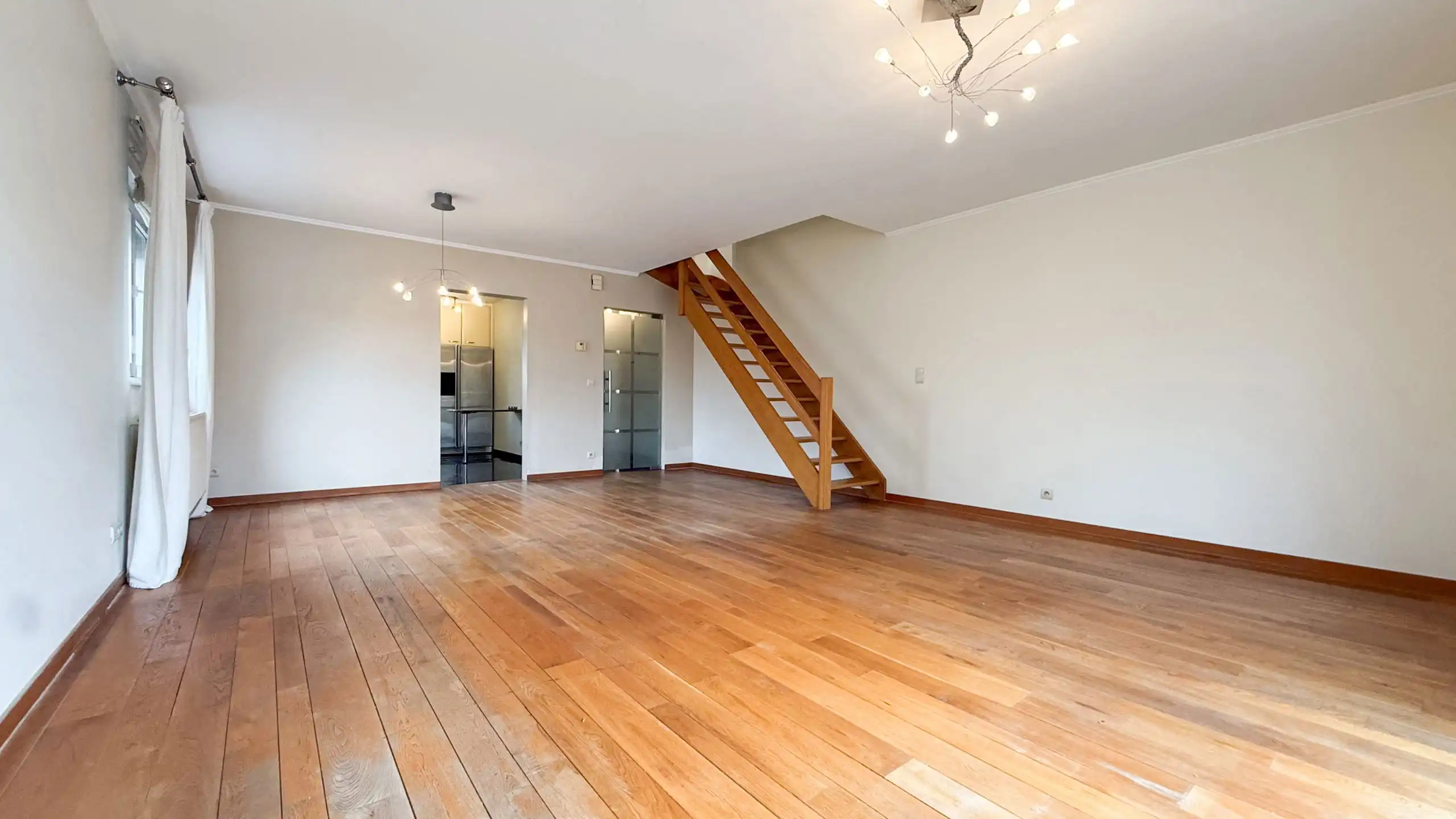 Gezellig duplex appartement met terras en garagebox in HZ! foto 3