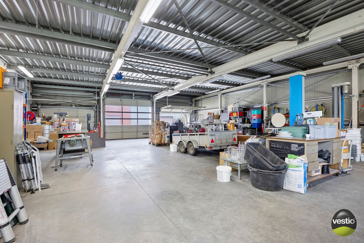 MULTIFUNCTIONEEL HANDELSPAND MET CONCIERGESTUDIO OP 19A82CA TE BEVERST. foto 22