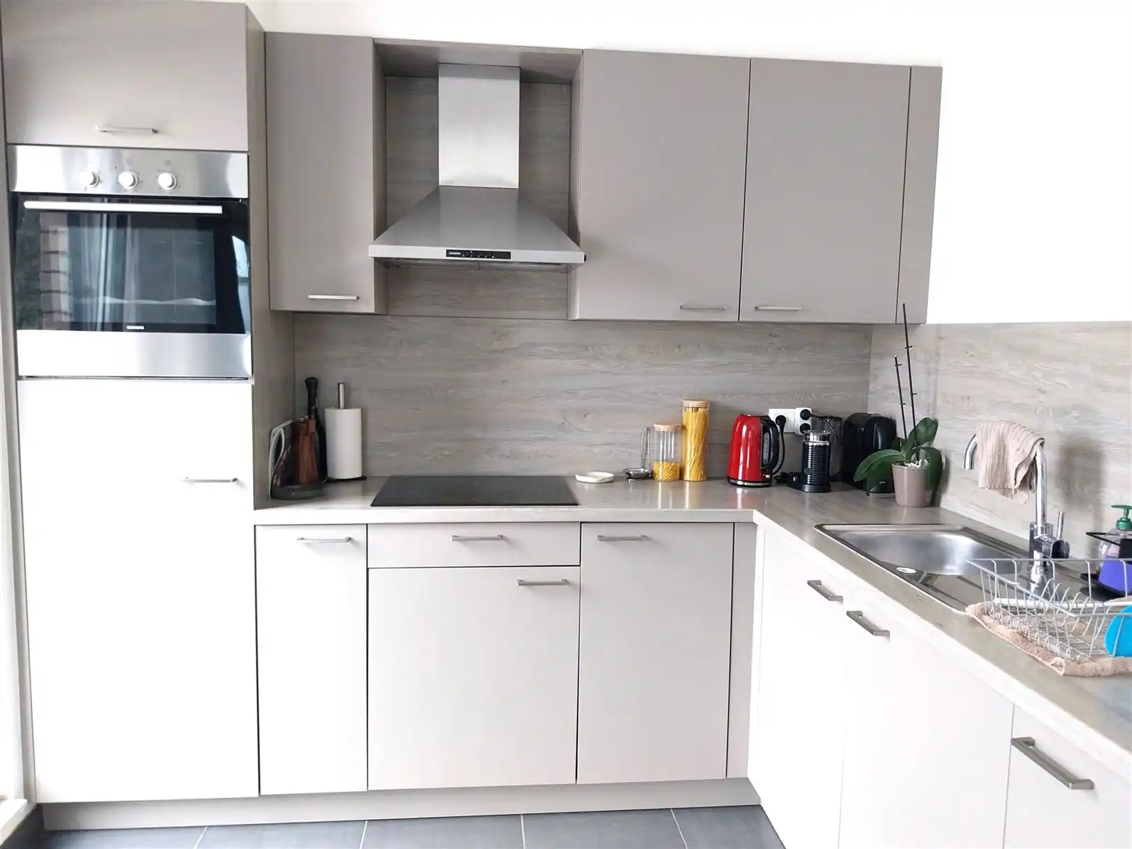 TE HUUR: Ruim appartement met 2 slaapkamers te Koersel! foto 5