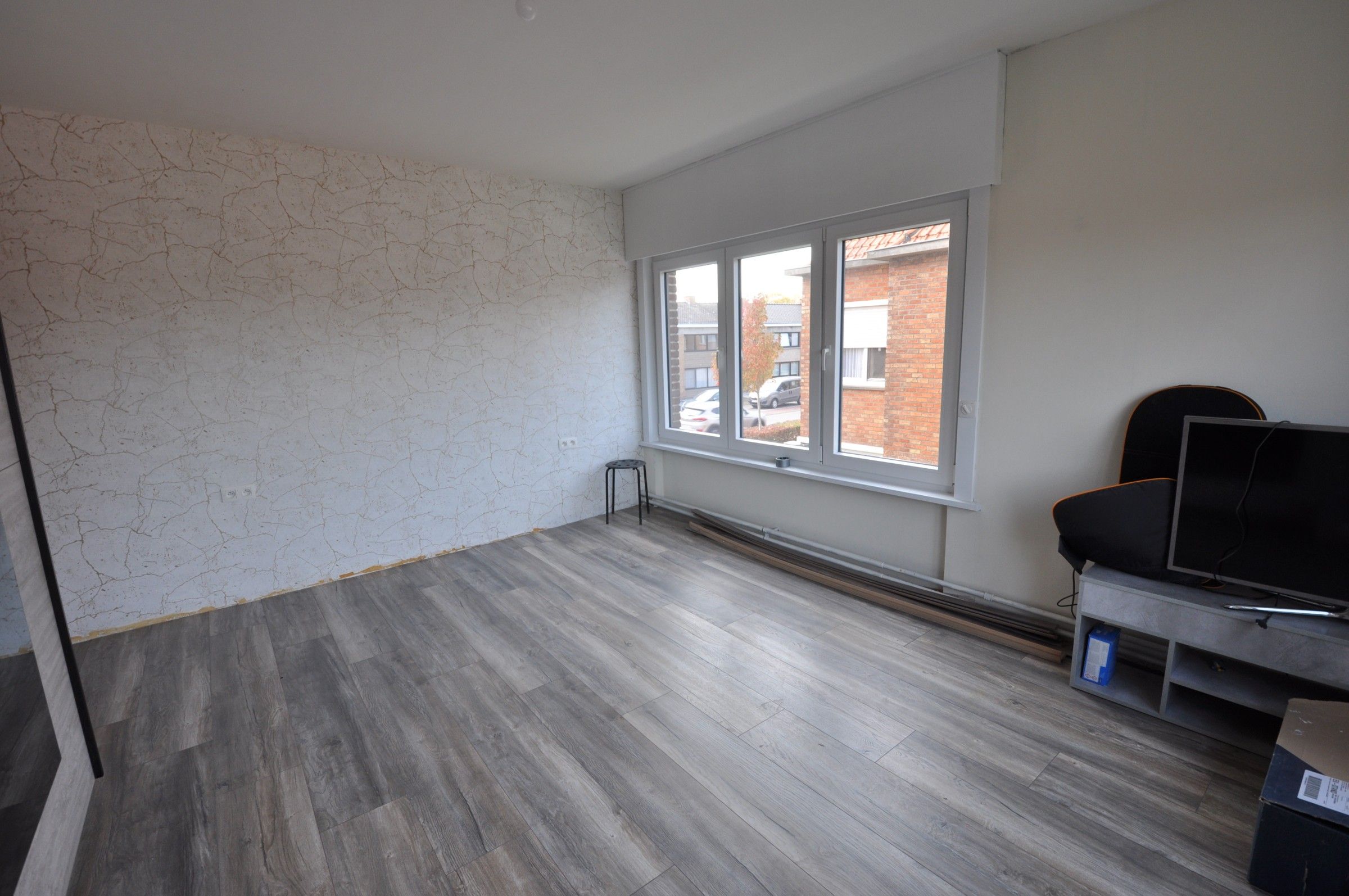 Gedeeltelijk gerenoveerde woning met grote tuin te Zandvoorde ! foto 11