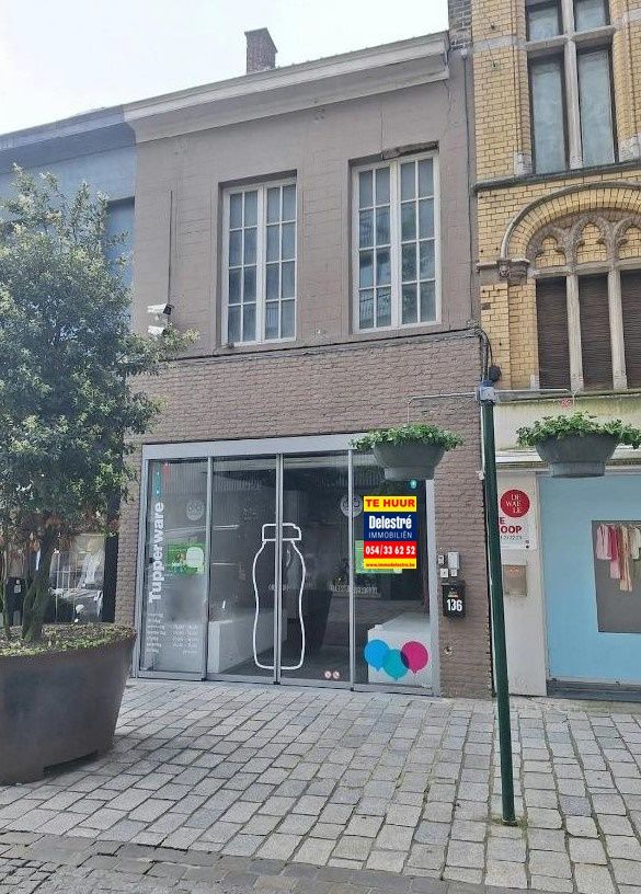 COMMERCIEEL PAND ROESELARE foto {{pictureIndex}}