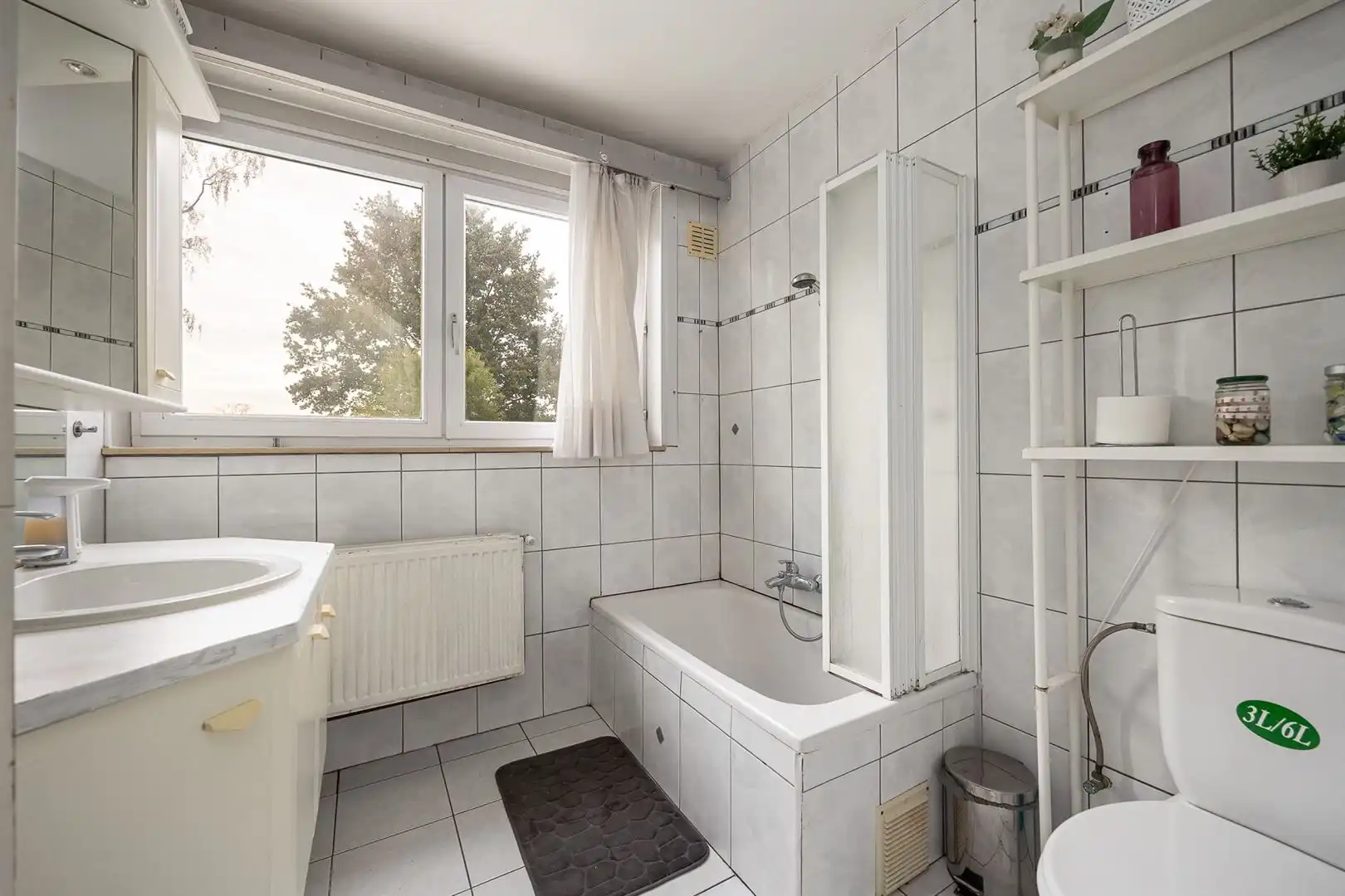 Ruime woning met zuid tuin op toplocatie in de "Bomenwijk". foto 15