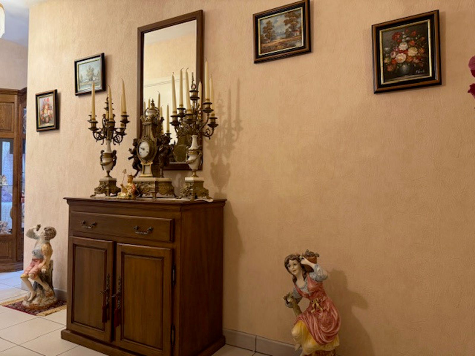 Te huur : instapklaar appartement foto 2
