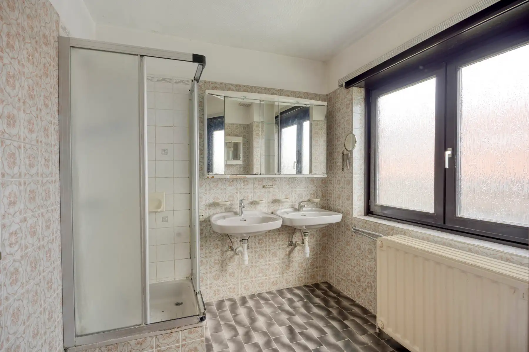 Woning met 4 slaapkamers, garage en tuin foto 18