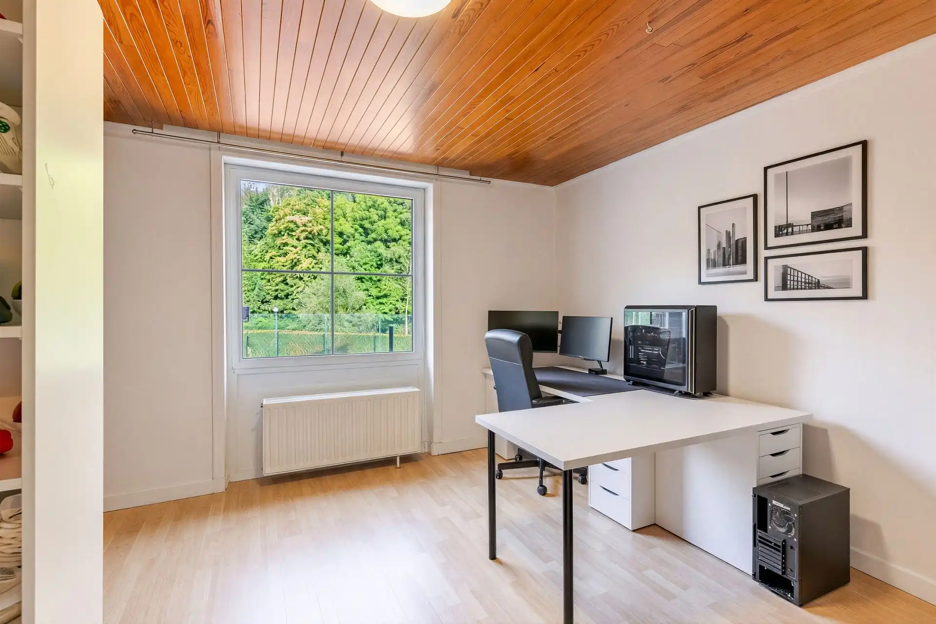 Exclusieve woning met 5 slaapkamers, tennisplein, poolhouse en ruime tuin foto 30