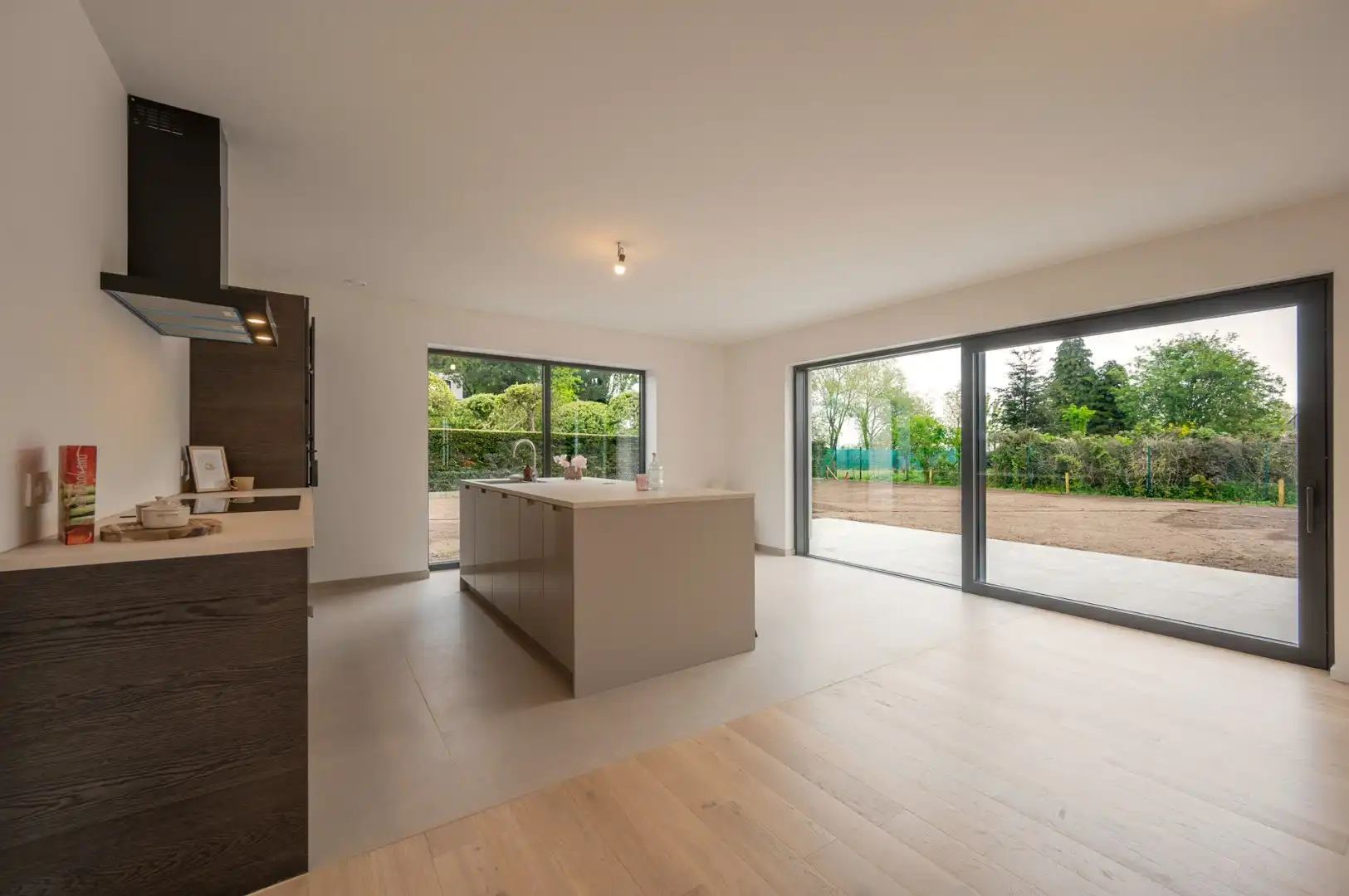 Wonen in alle rust, unieke koopkans midden het centrum in Sijsele (Damme). foto 6