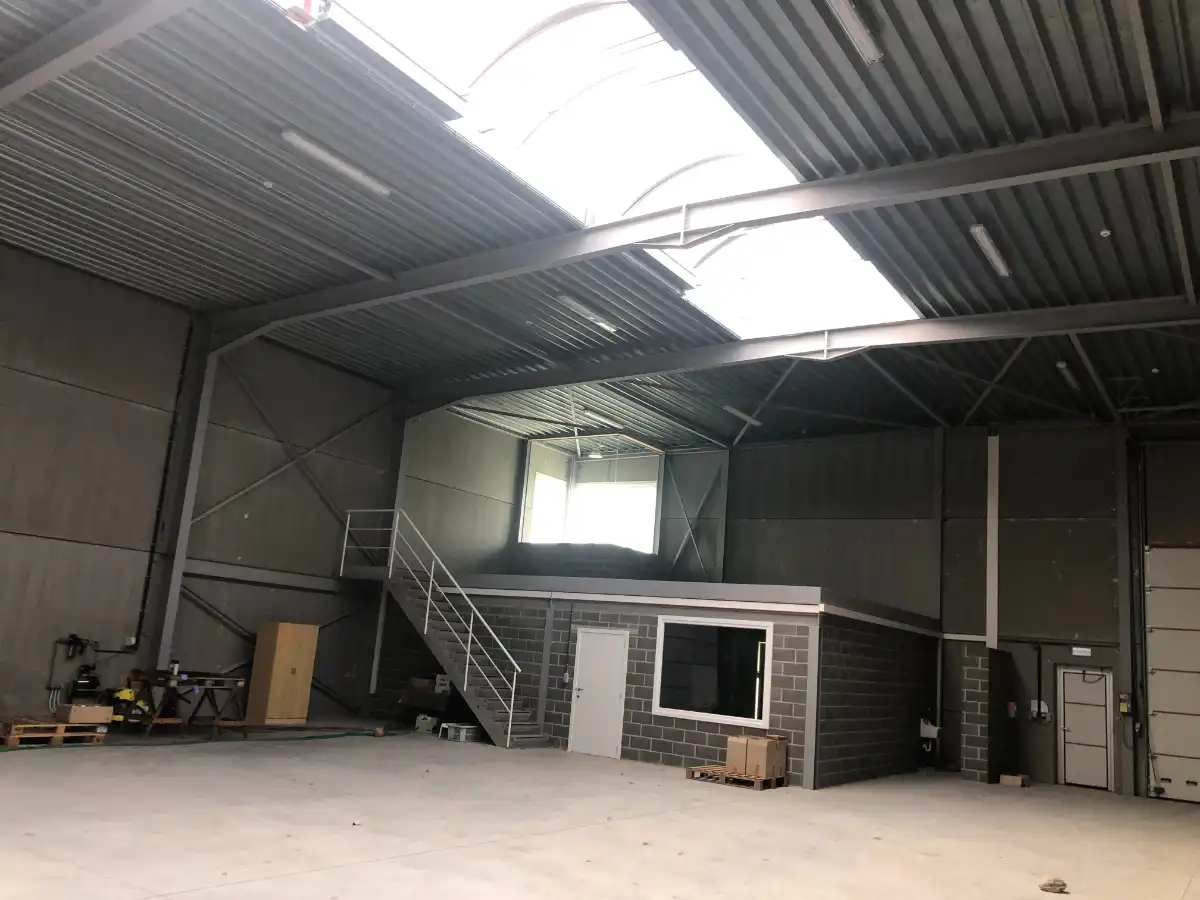 BEDRIJFSGEBOUW / STOCKAGERUIMTE foto 15