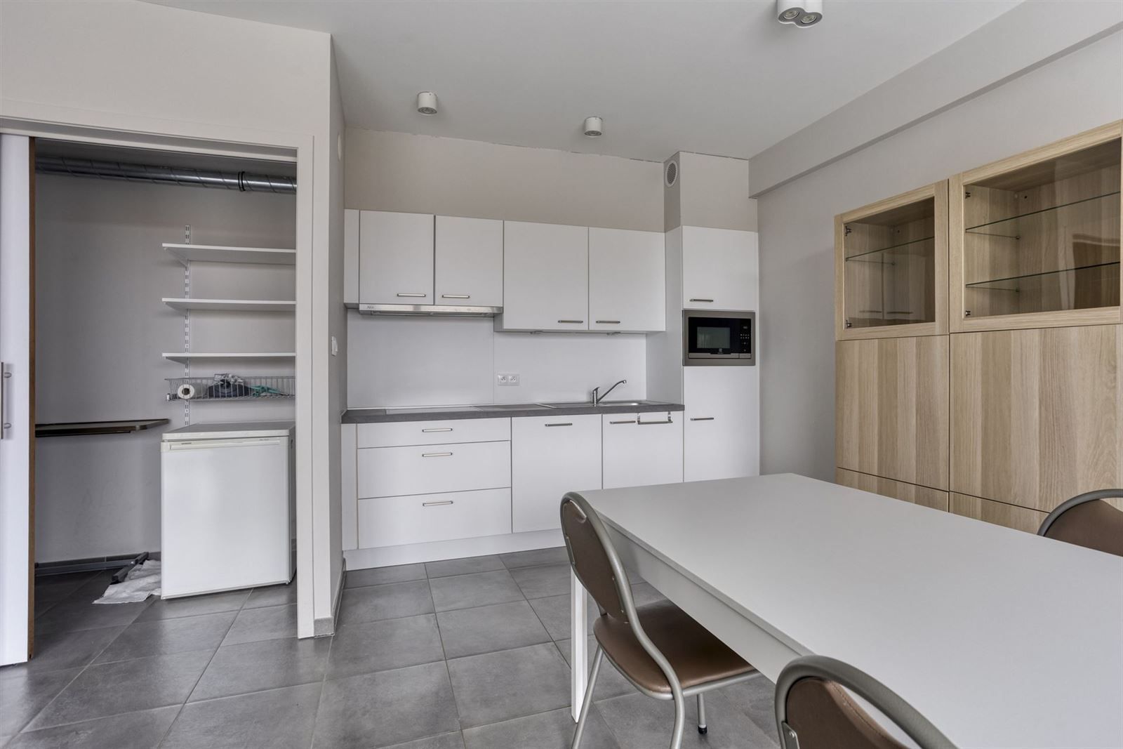 Moderne en ruime assistentie appartement (2 slaapkamers) te Halle foto 7