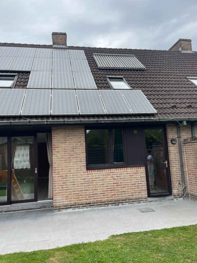 EENGEZINSWONING + garage & tuin foto 10