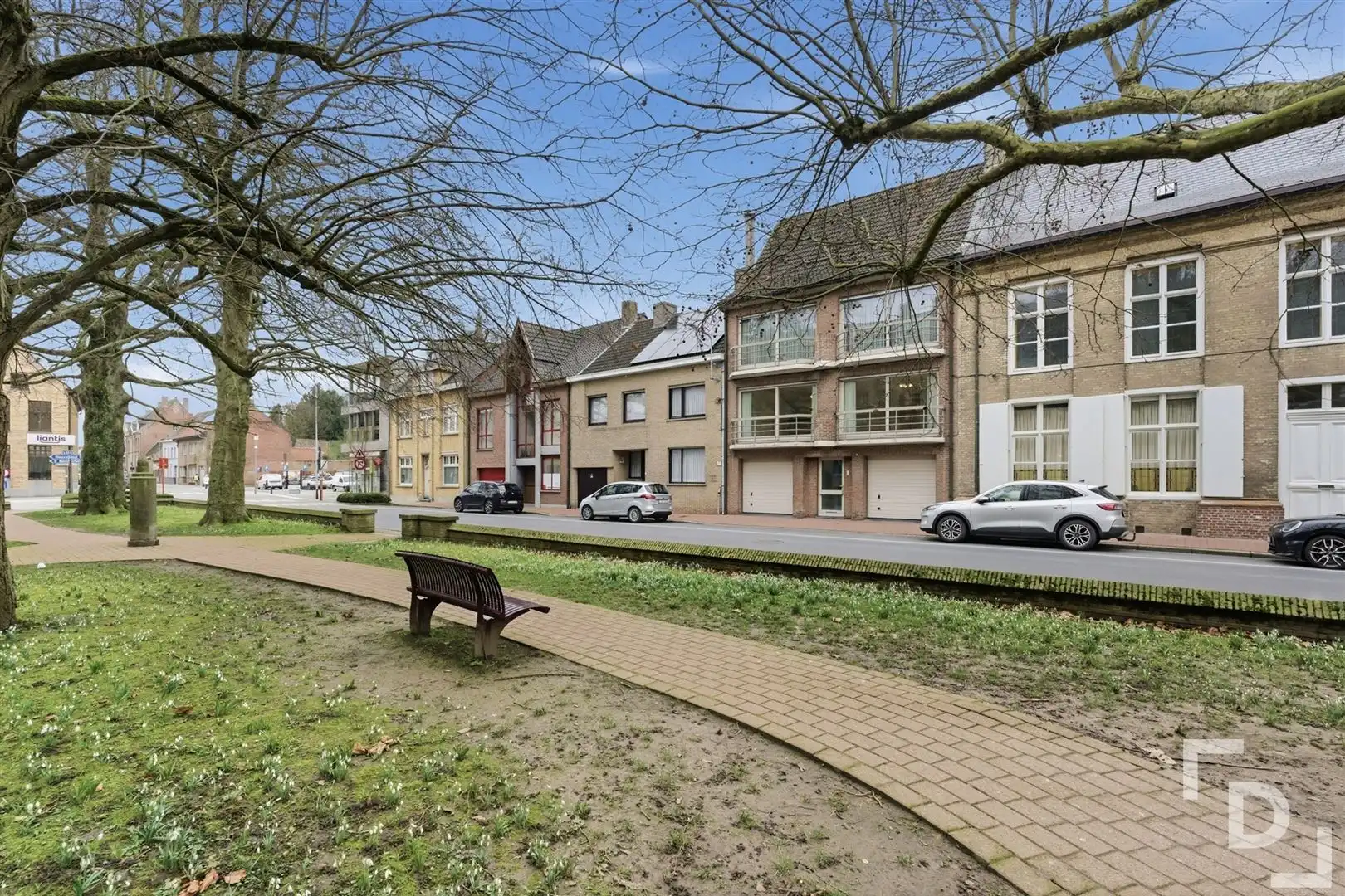 Appartement met 2 slaapkamers en garage te koop in centrum Poperinge. foto 26