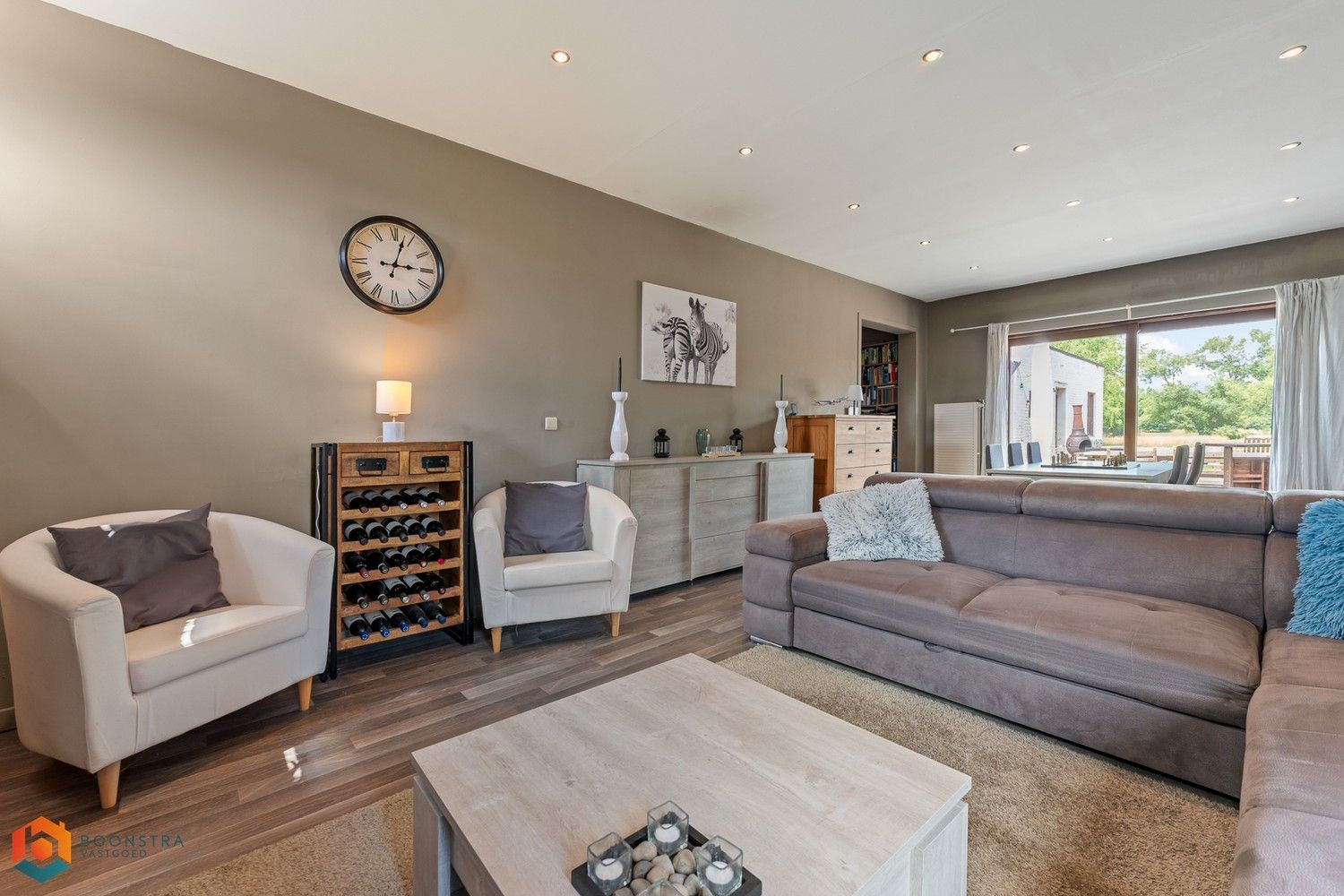 Woning met 3 slpkrs op ruim perceel (1759m²) foto 2