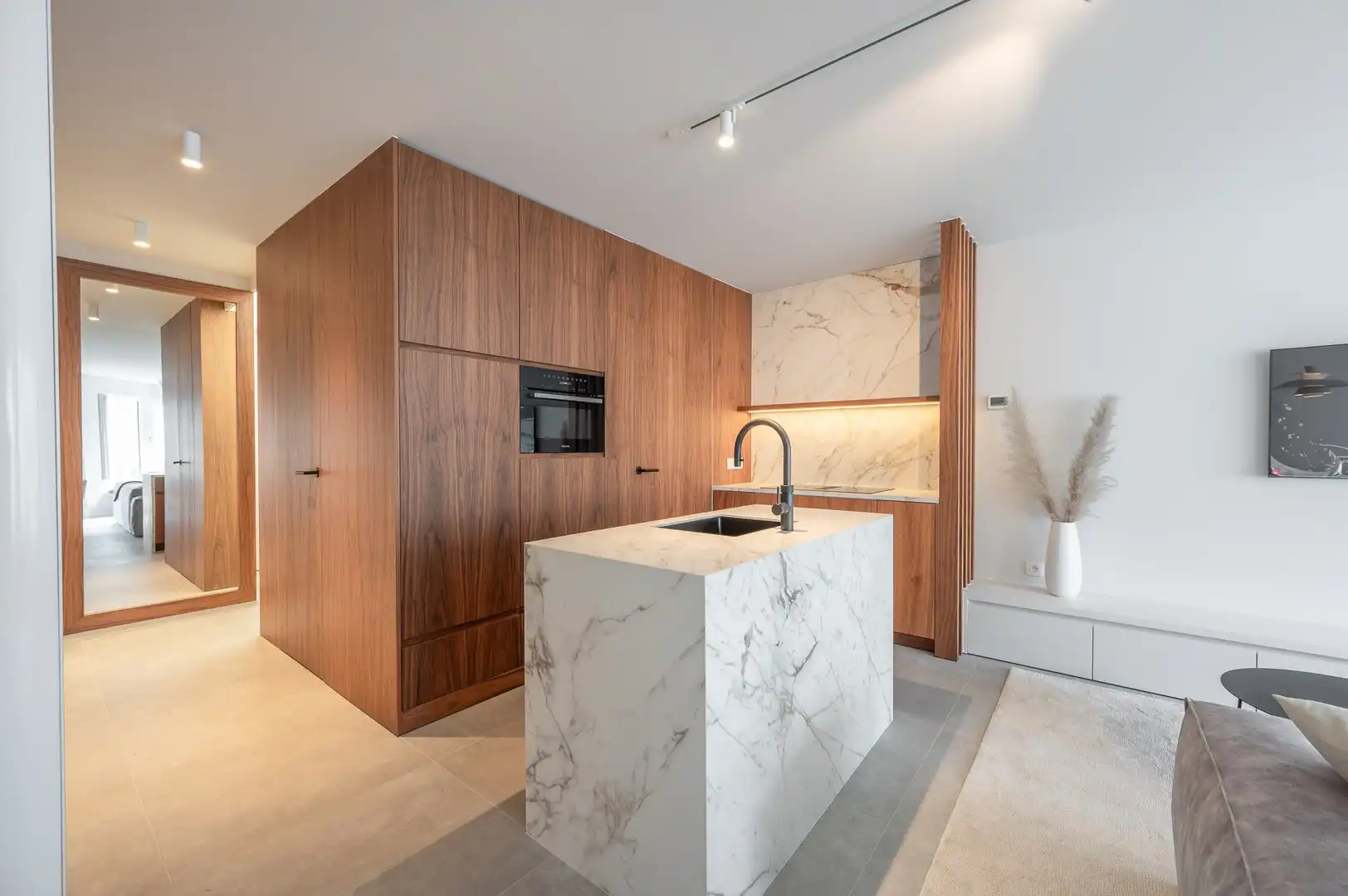 Luxueus gerenoveerd appartement met zijdelings zeezicht, ideaal gelegen nabij het Driehoeksplein. foto 6