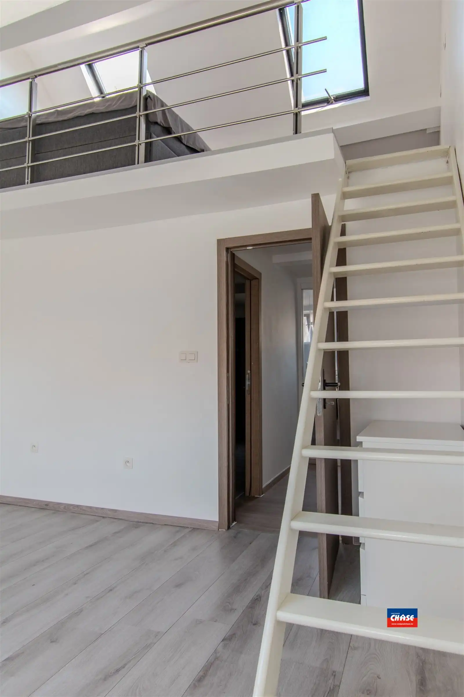 Rijwoning met 3 slaapkamers, 2 badkamers en terras foto 12