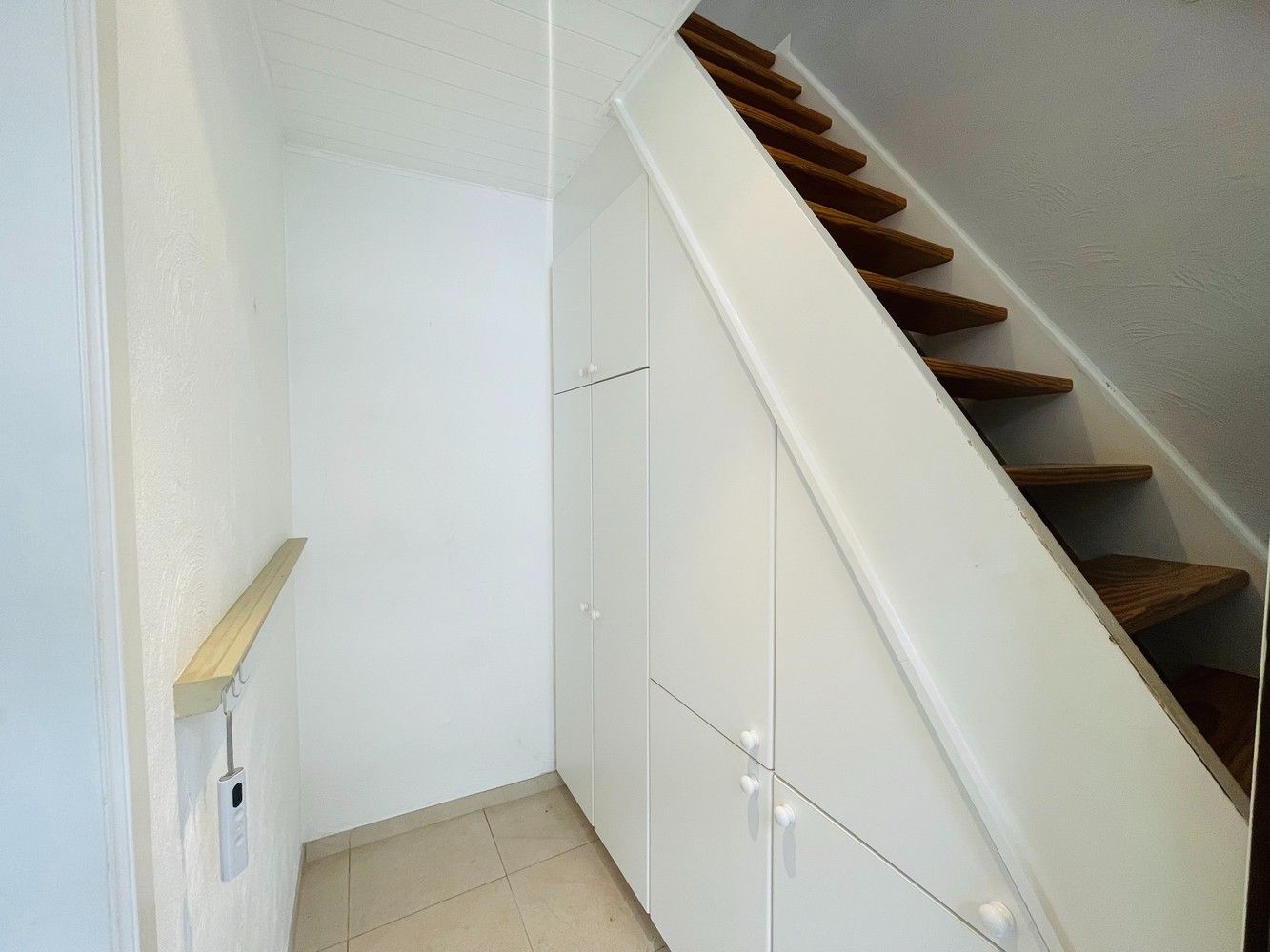 Brugge centrum rustige ligging, vlakbij alle winkels LEUK INSTAPKLAAR WOONHUIS met KOER+ GROOT ZONNETERRAS op de 1éVerd, 2 mooie slaapkamers foto 14