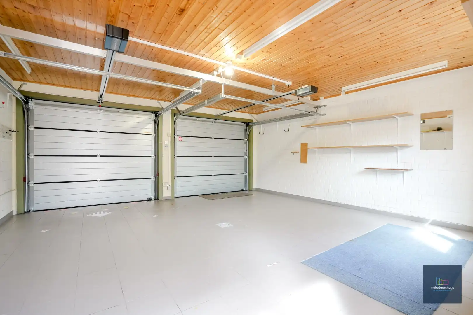 Verzorgde woning in rij met tuin en dubbele garage foto 20