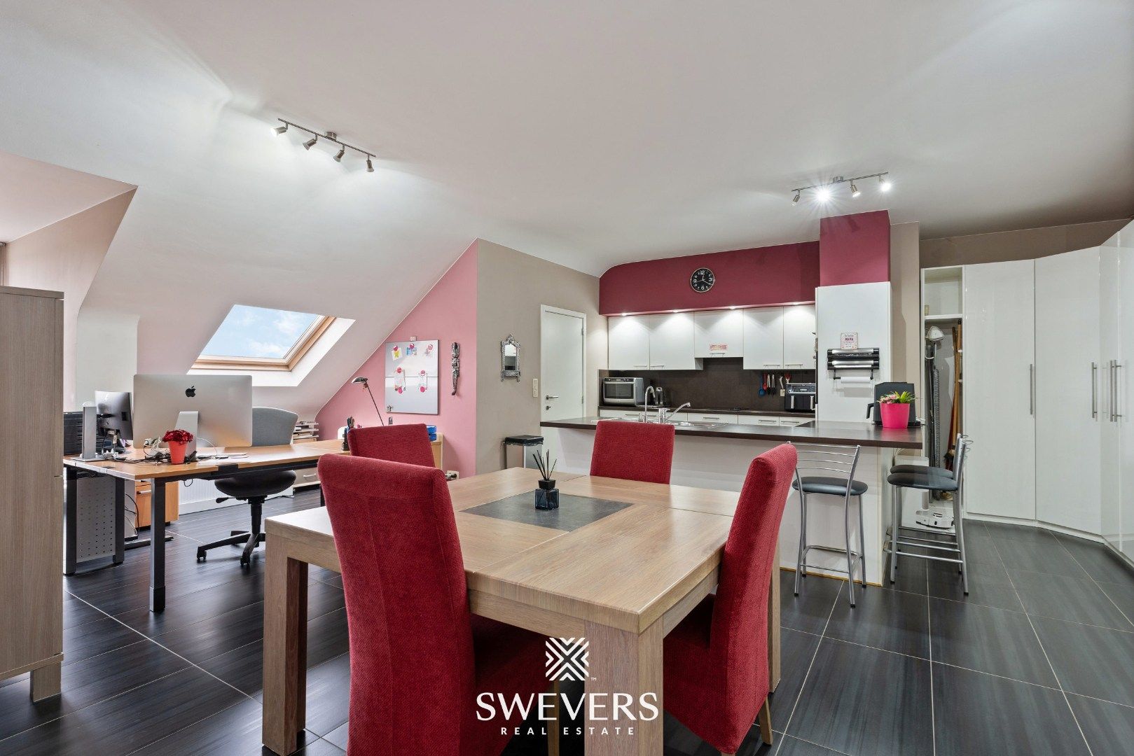 Ruim appartement van 134m² met groot terras te Zonhoven foto 6