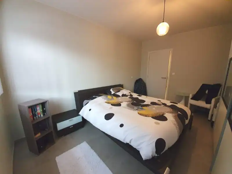 INSTAPKLAAR gelijkvloers recent appartement met privé inkom en carport foto 14