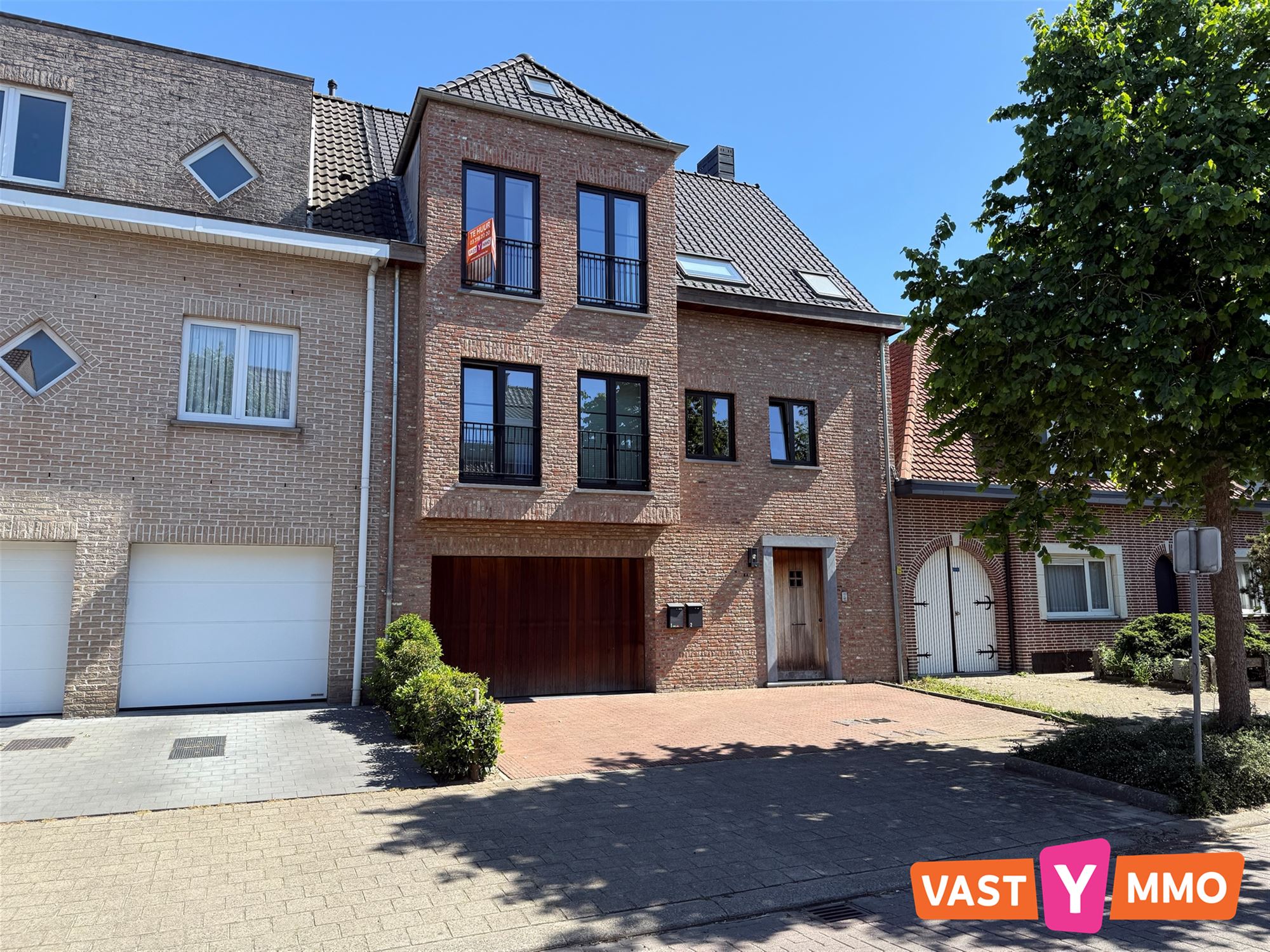 Duplex foto {{pictureIndex}}