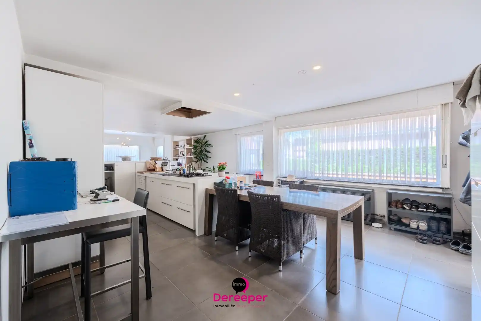 Te renoveren halfopen woning met zuidgerichte tuin op 571 m² in Jabbeke foto 5
