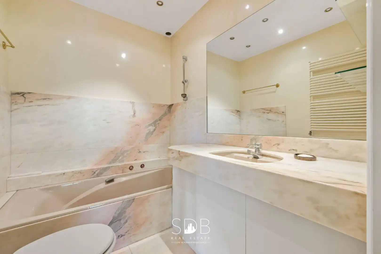 Prachtig kasteel met omringend park, weilanden en stalgebouw op circa 5hectare foto 20