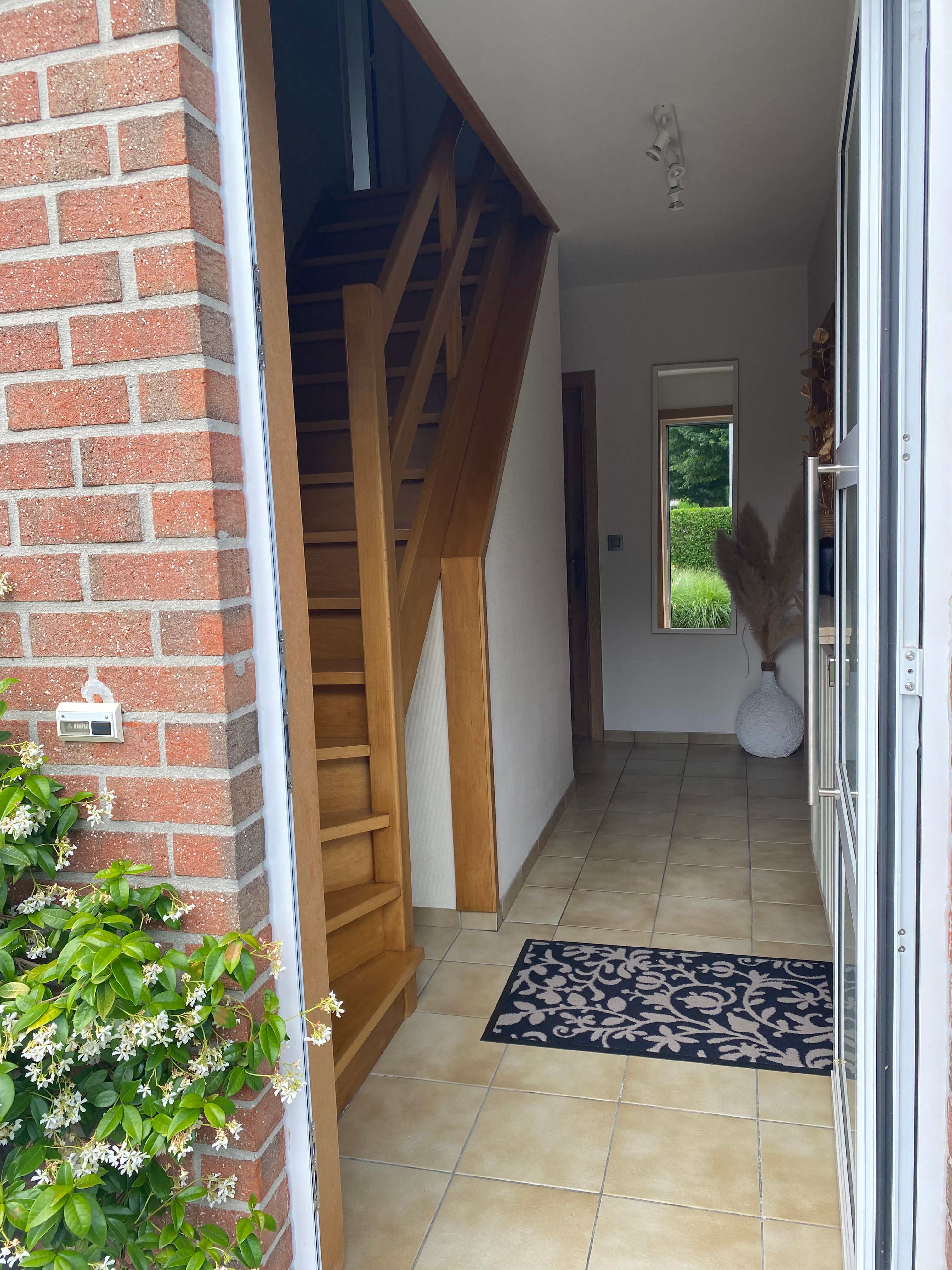 Instapklare gezinswoning met tuin op een toplocatie in Deinze foto 4