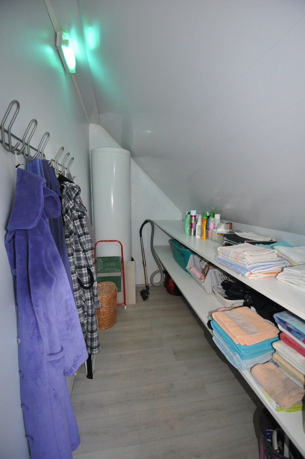 Ruime verzorgde woning met grote tuin en garage ! foto 18