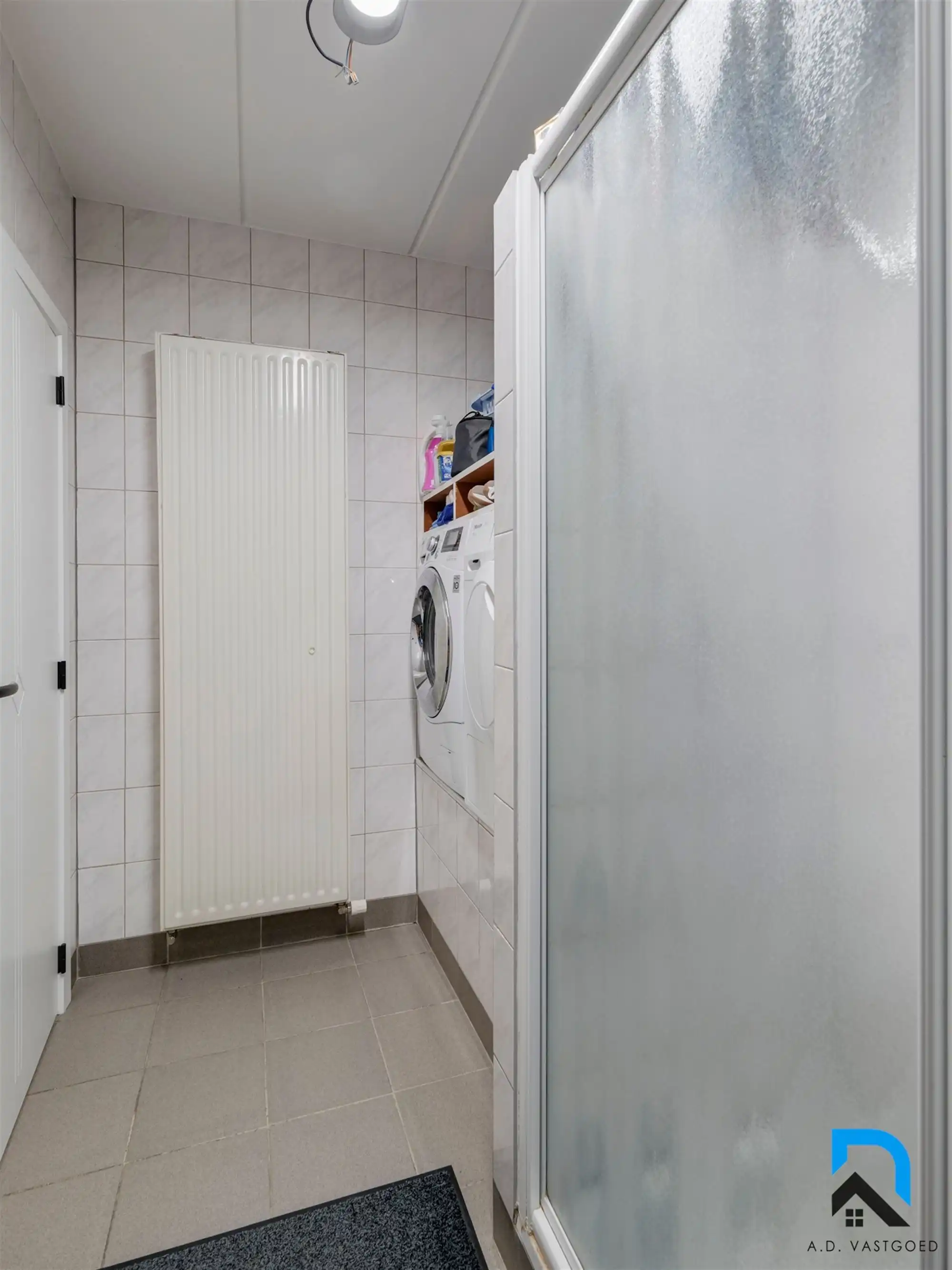 Ruime woning met prachtige tuin foto 16