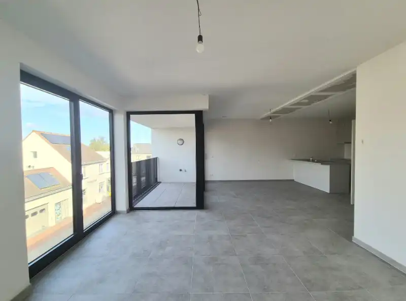 KORTEMARK. Ontdek de laatste appartementen van MILA en NORA. Dit tweeslaapkamerappartement biedt 103 m2, volwaardige ruimtes en zitterras. Profiteer van de 6% btw onder voorwaarden. foto 14
