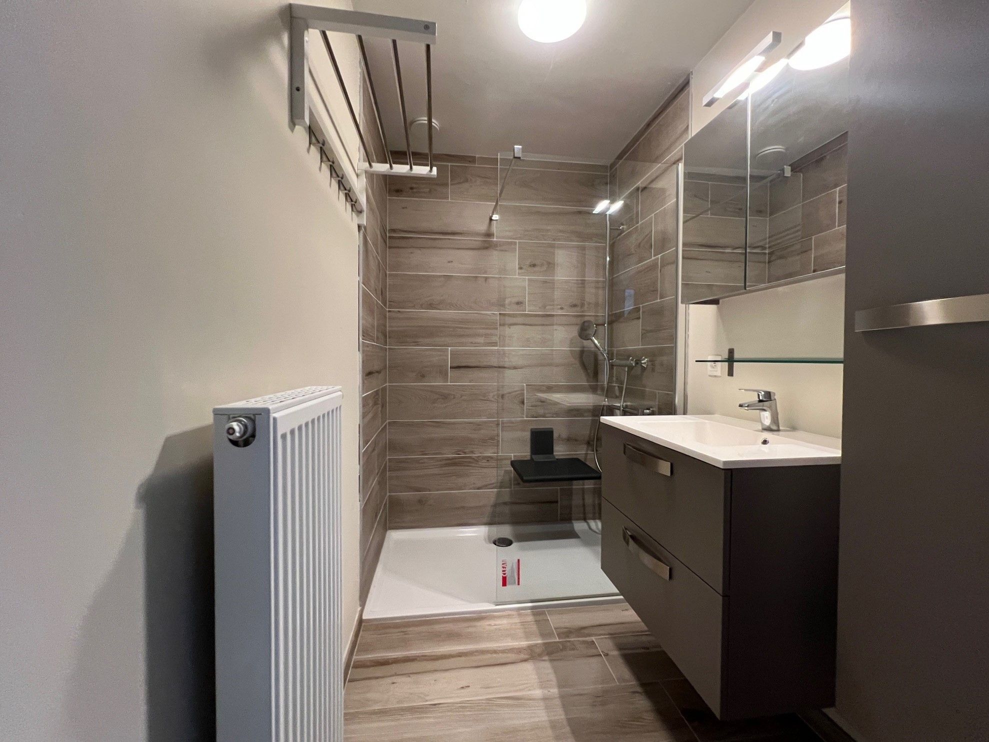 Instapklaar gelijkvloers appartement met 2 slaapkamers en tuin. foto 6