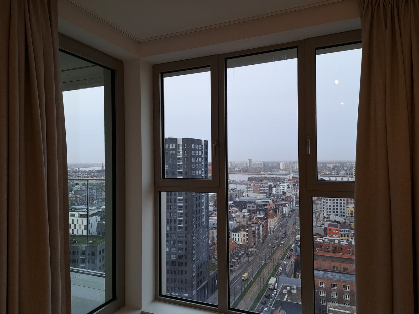 Appartement op het Eilandje met een uitzonderlijk zicht op de ganse stad foto 5