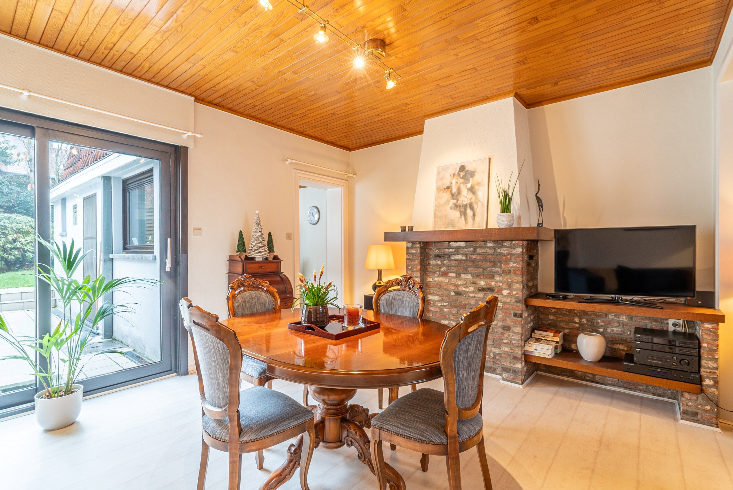 Verzorgde woning met tuin foto 4