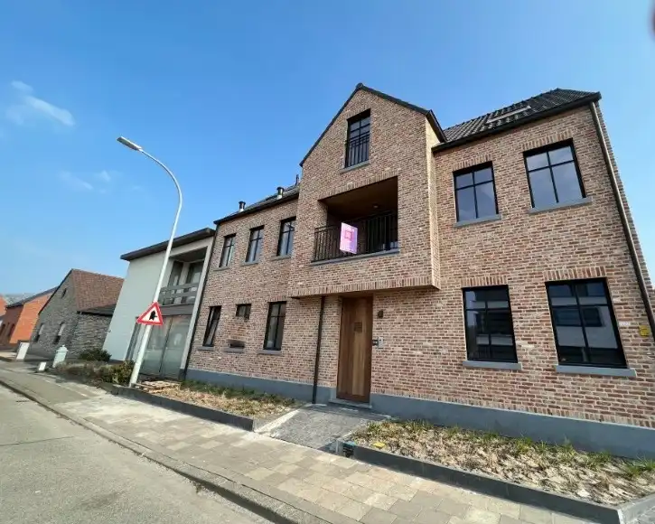 1 slaapkamer appartement met terras, garage en autostaanplaats. foto 2