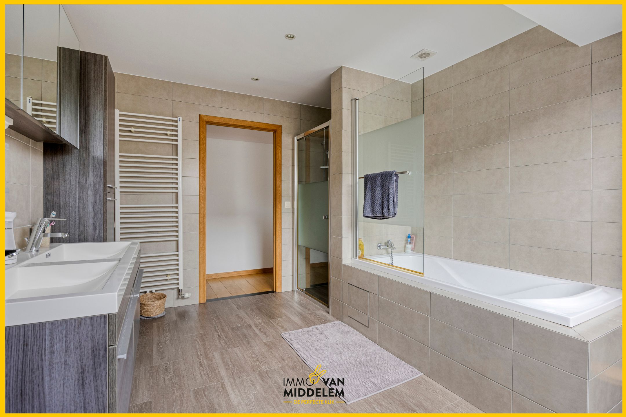 INSTAPKLARE WONING MET 3 KAMERS, TERRAS, TUIN EN GARAGE foto 11