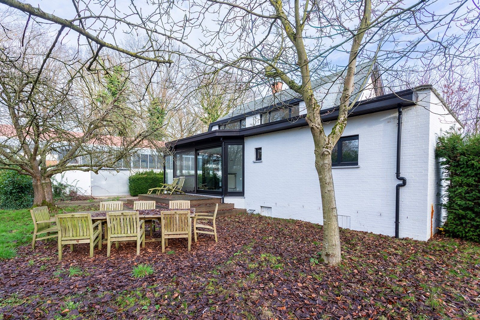 Villa met grote tuin, magazijn én weiland foto 31