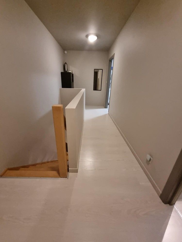 Ruim app 122m², 3 slaapkamers, rustig gelegen terras achteraan en kelderberging. Instapklaar! foto 11