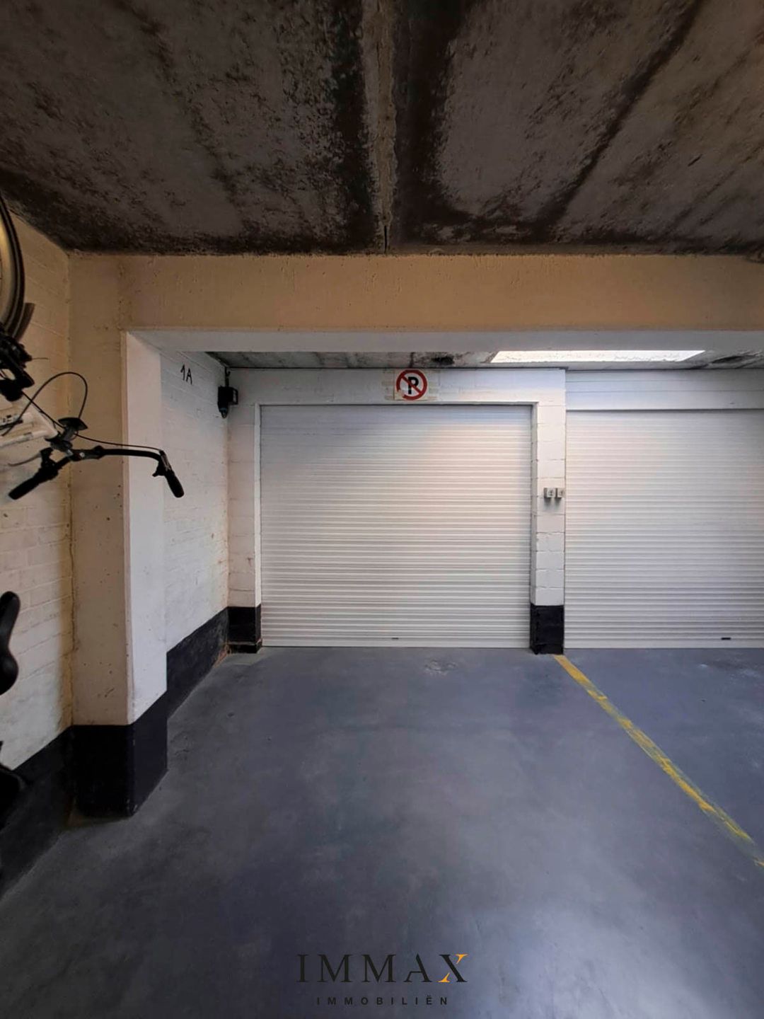 Gemakkelijk inrijdbare garagebox gelegen nabij het centrum foto 3