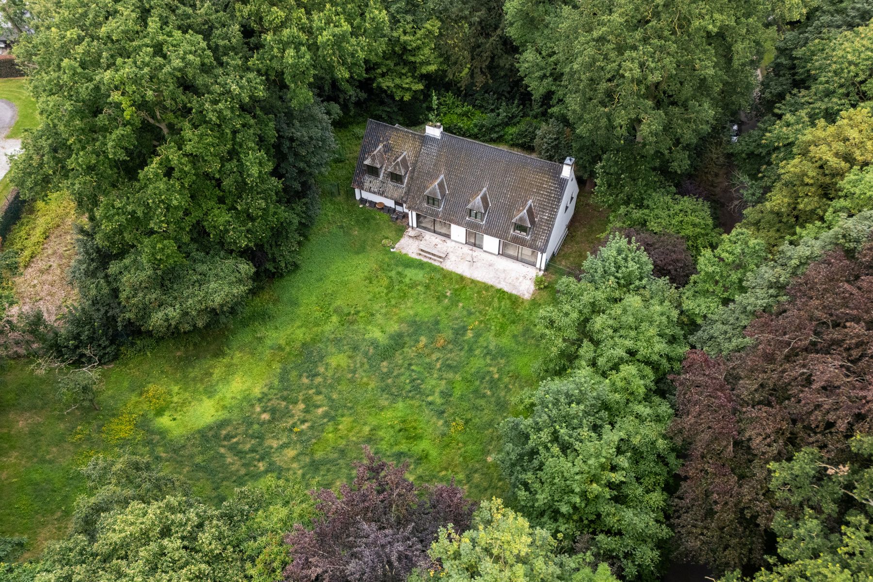Uitzonderlijk landhuis op een exclusief perceel van 4.490 m² foto 3