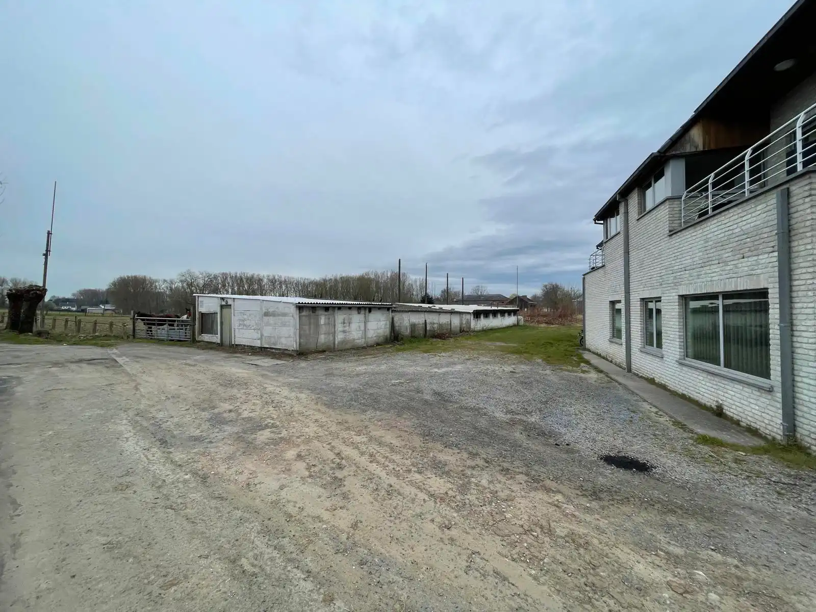 ERONDEGEM - Moduleerbaar handelspand op toplocatie. foto 7