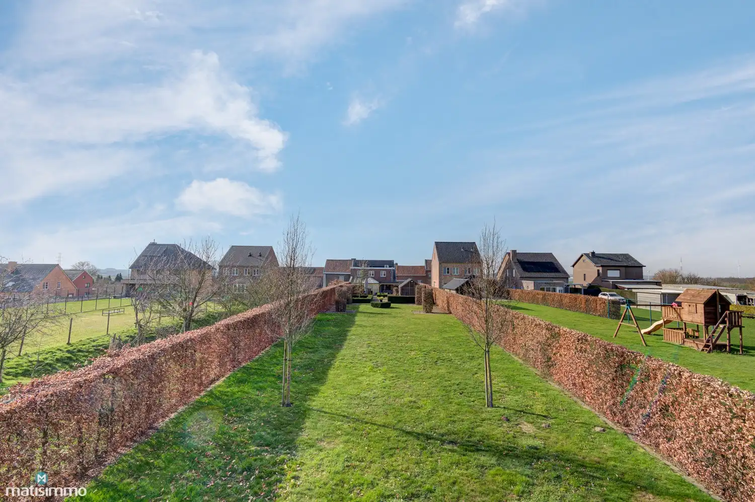 INSTAPKLARE EN ENERGIEZUINIGE WONING MET INPANDIGE GARAGE, TUINKAMER, KELDER EN RUIME TUIN TE ELST foto 40