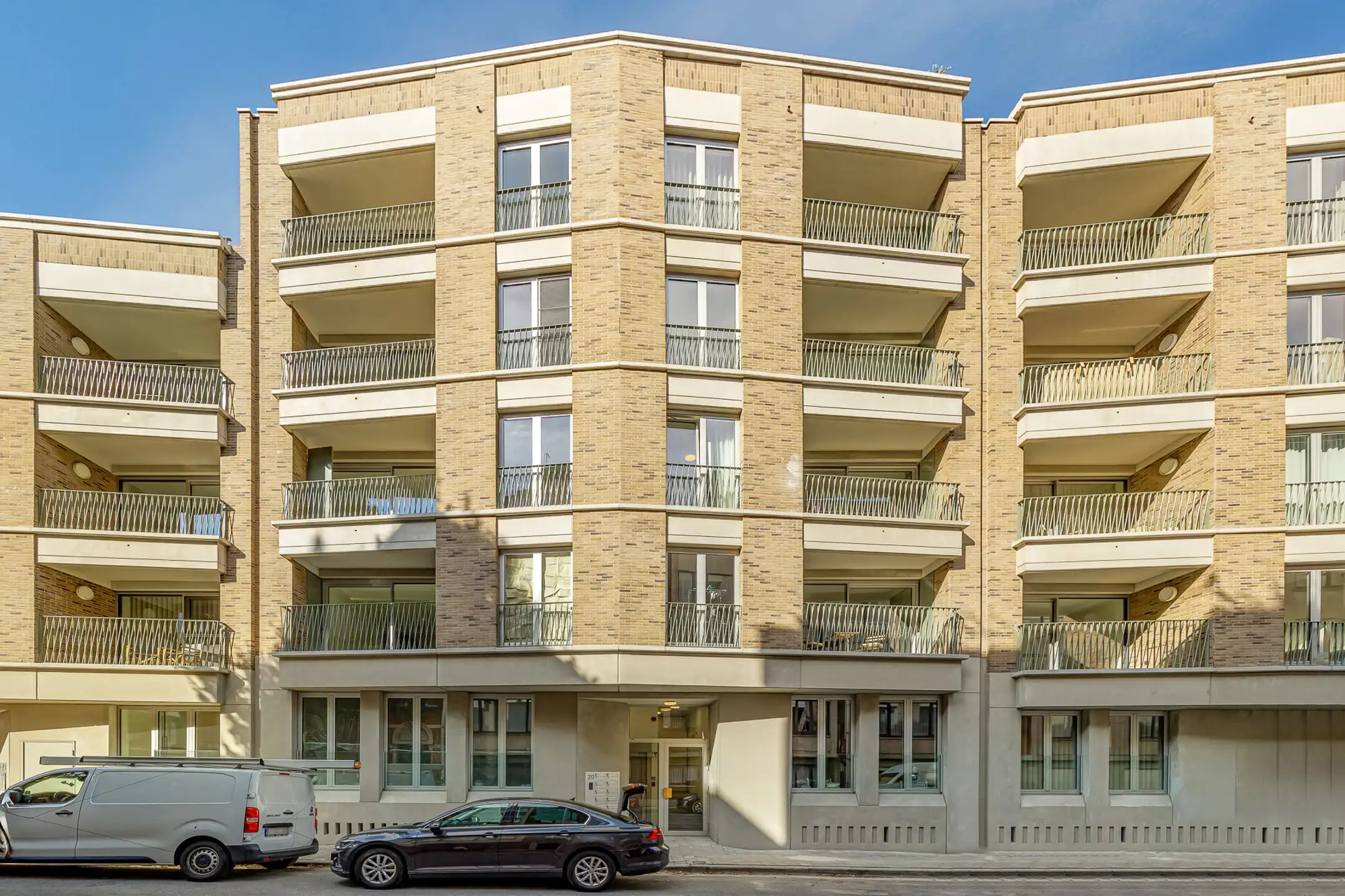Luxueus gemeubeld penthouse met 2 zonnige terrassen foto 2