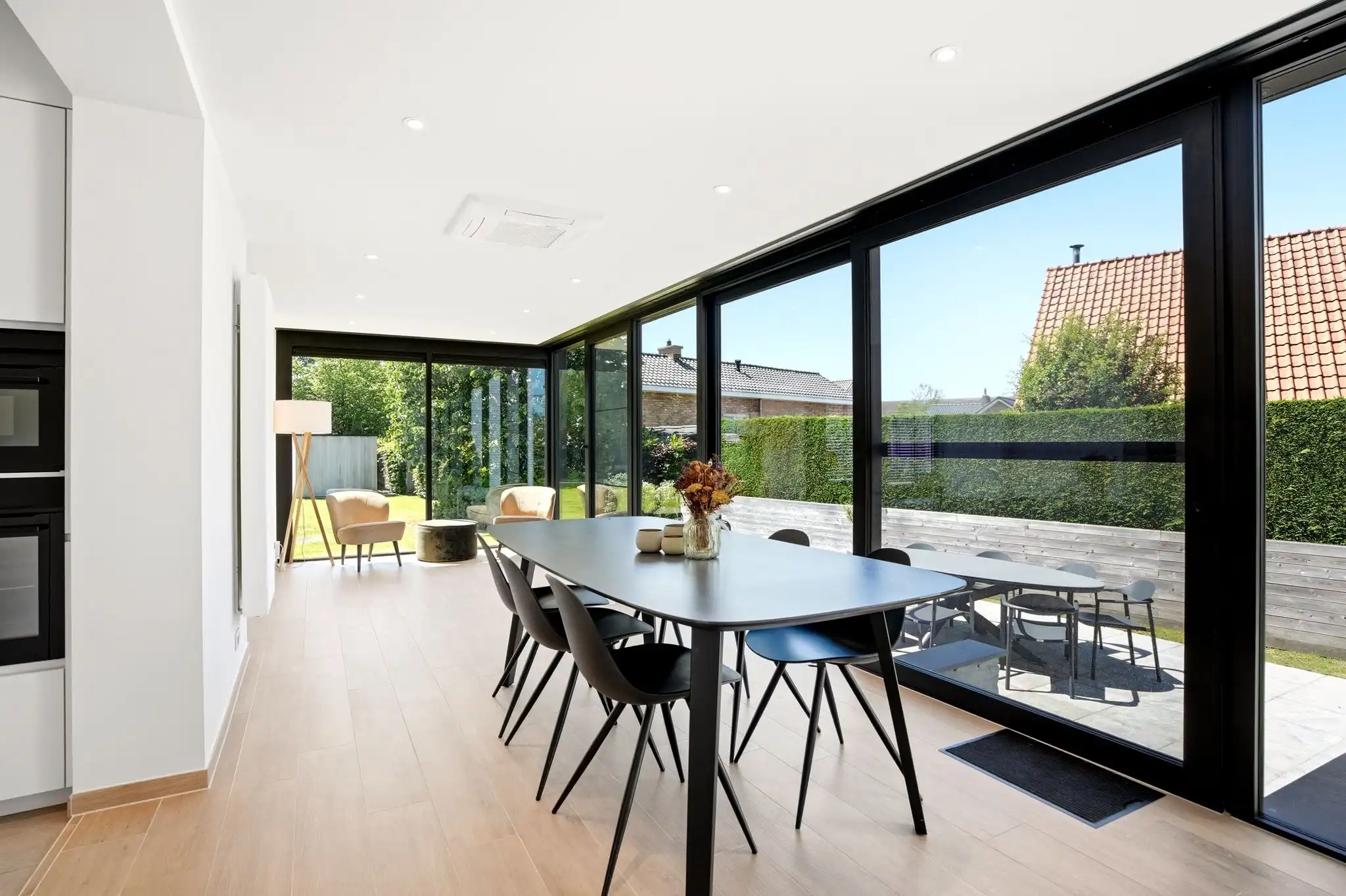 Instapklare woning (perceel 571m²) mét perceel bouwgrond (602m²) te Zedelgem foto 10