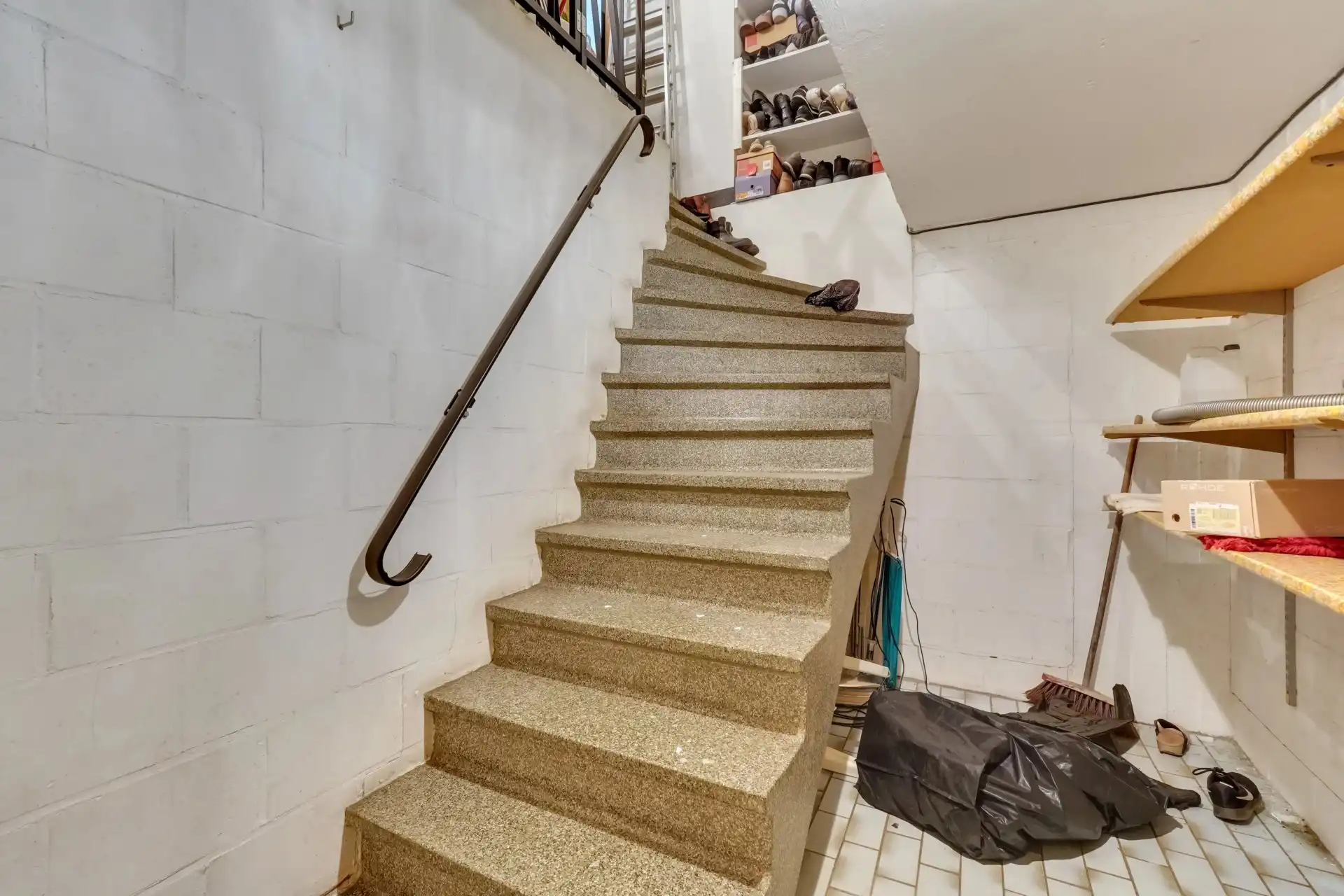 Zeer ruim gelijkvloers appartement met kelderparking foto 13