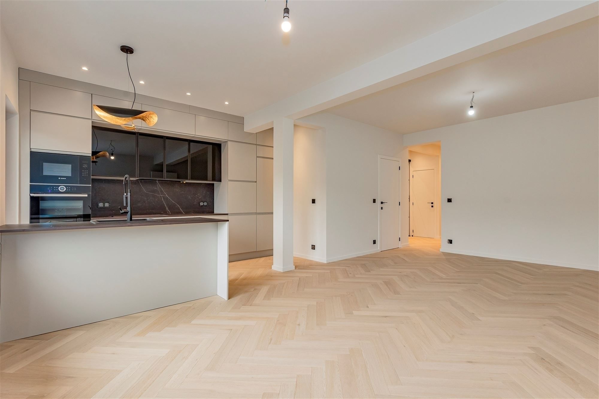 Super-de-luxe gerenoveerd appartement te Mortsel - 2 slk + zuidterras foto 4