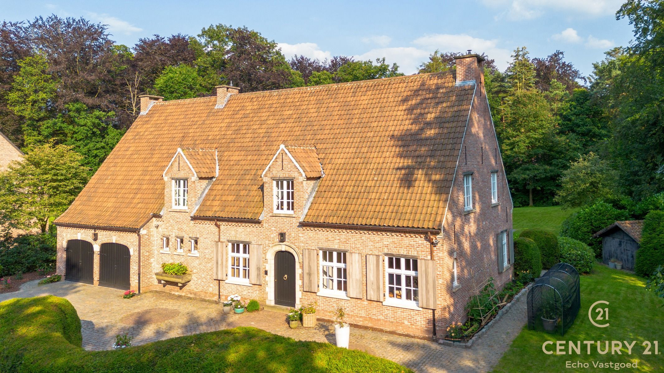 Luxe villa met prachtig aangelegde tuin en zwembad op 2870m2 foto 28